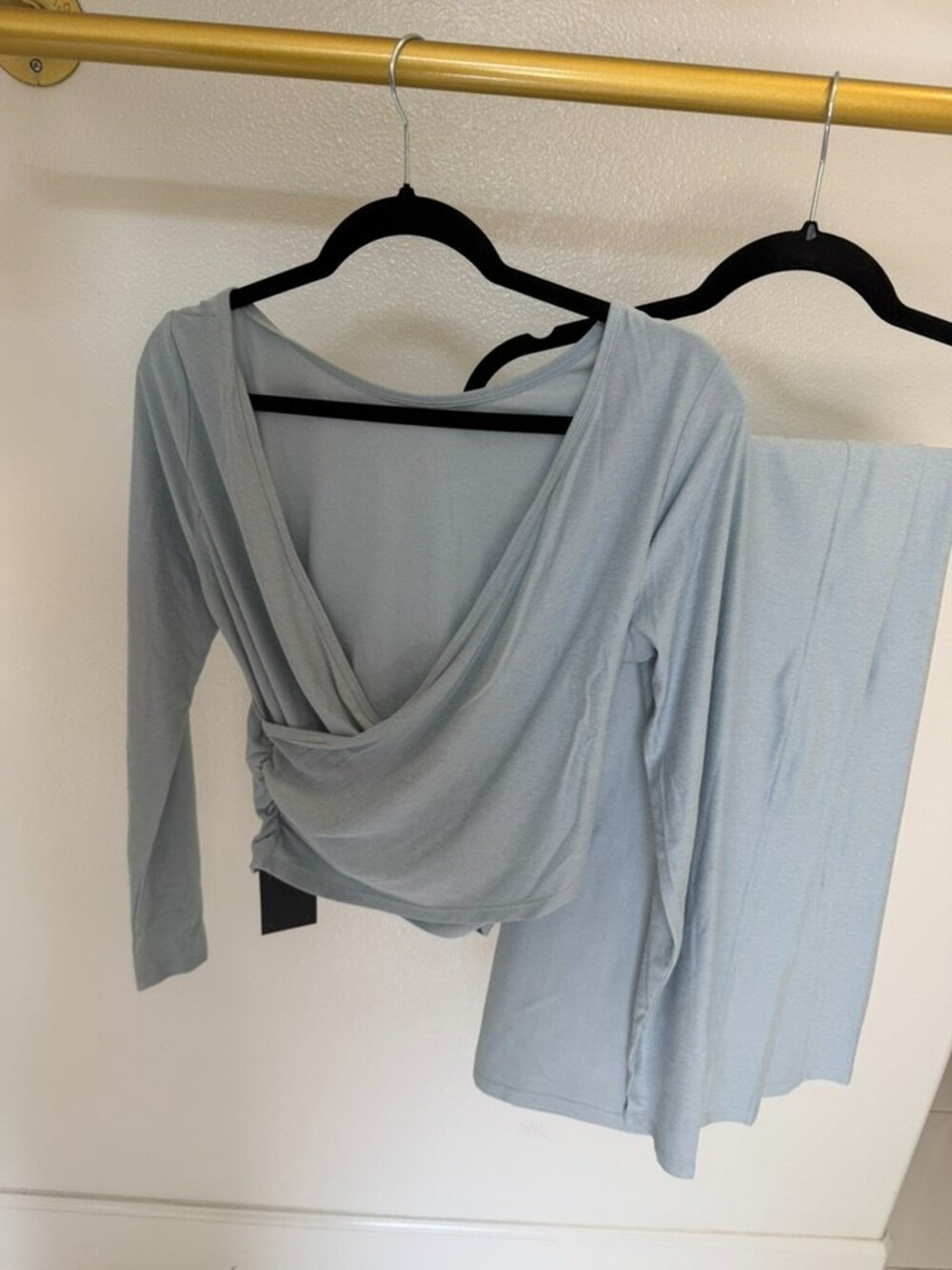 Fabletics Whisper Crossover Long-Sleeve Top & Cloud Jersey Wide Leg Pant SET - Picture 3 of 7